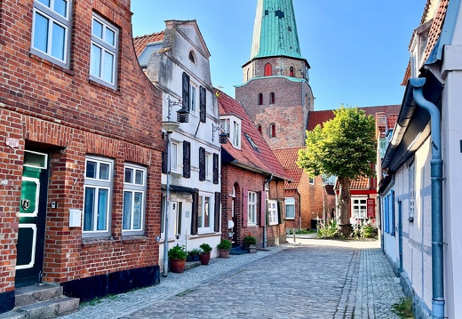 24-06-23 19-09-03 9818